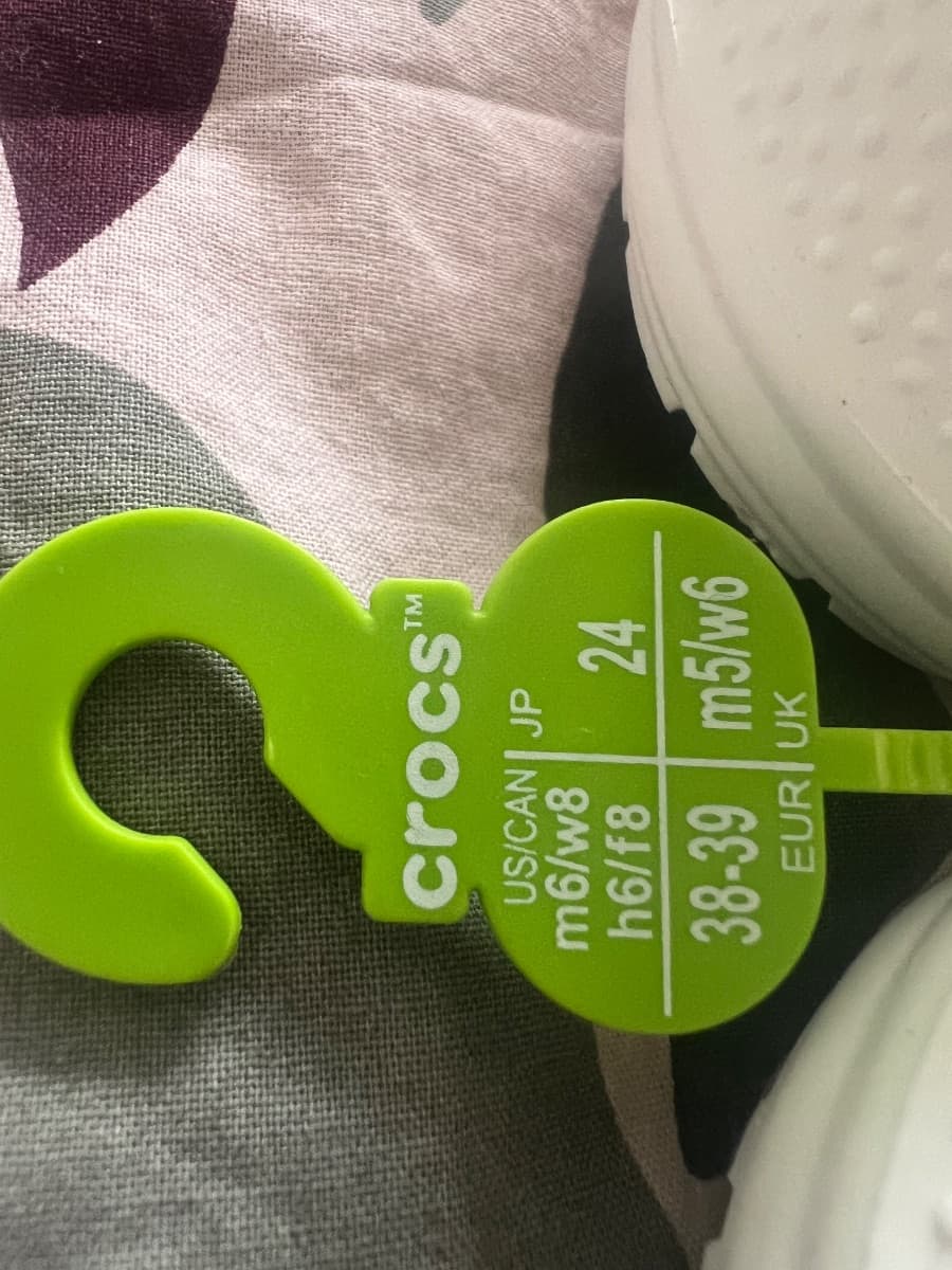 Bílé pantofle Crocs Baya, EU 38–39